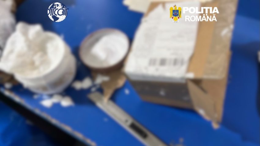 CONSTANȚA: Un bărbat de 28 de ani, prins în flagrant după ce a preluat un colet cu substanțe psihoactive din Germania