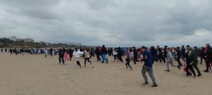 CONSTANȚA: 50 de kg de deșeuri adunate de pe plajă, în cadrul Crosului Mării Negre, eveniment organizat de ONG Mare Nostrum