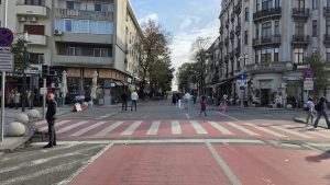 După o pauză, bulevardul Tomis a redevenit pietonal. Constănțenii care au ieșit la plimbare susțin ideea: