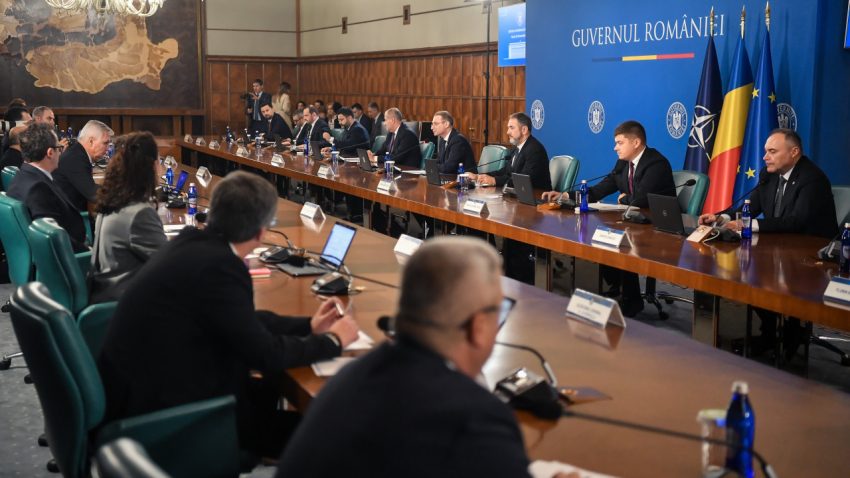O primă rectificare bugetară, în şedinţa de Guvern de vineri. Ministerele cer 60 de miliarde de lei