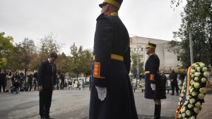 #Colectiv: Președintele Nicușor Dan a depus o coroană în memoria victimelor incendiului