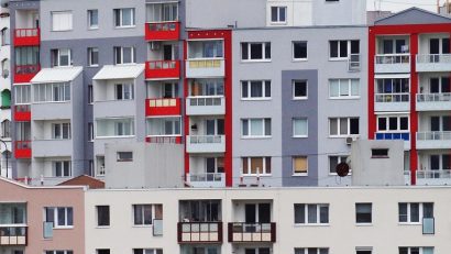 AUDIO | Lucrările neautorizate la bloc pot atrage majorarea cu 100% a impozitului pe clădire, potrivit noilor prevederi din Codul urbanismului