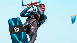 Spectacol pe valuri și în aer la Constanța: Big Air Kite Contest