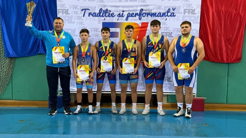 Medalii pentru luptătorii de la CSM Constanța