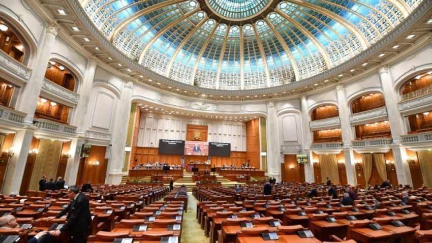 Miniştrii propuşi în Guvernul Luca Niculescu vor fi audiaţi luni şi marţi în comisiile de specialitate din Parlament