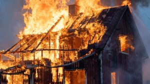AUDIO | Folosirea incorectă a instalațiilor și aparatelor electrice, cauza principală de producere a incendiilor în locuințe