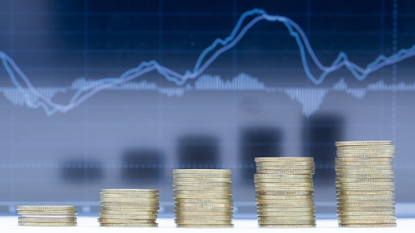 Deficitul bugetar al României scade, dar analiștii rămân prudenți în privința economiei
